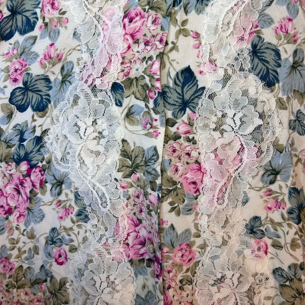 Vintage White/Gold Tag Vintage Victorias Secret Floral and Lace Sleep Shirt r15 - Picture 6 of 7